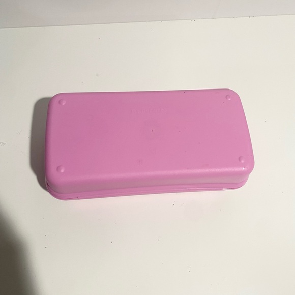 Hello Kitty x Tupperware Small‎ Container - Picture 5 of 10